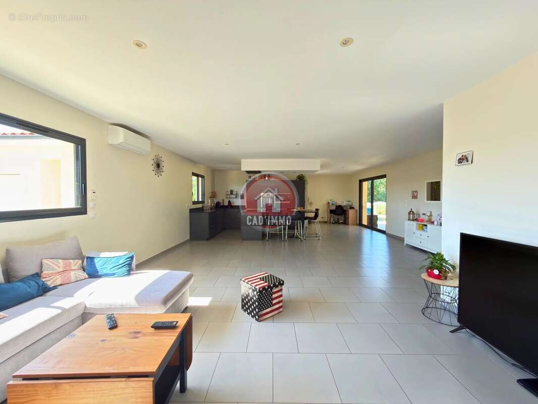 Maison plain-pied 160m², 5 chambres, proche Bergerac - photo 2