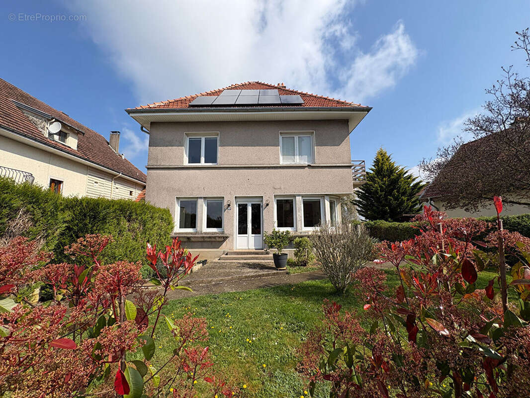 Maison à JEANMENIL
