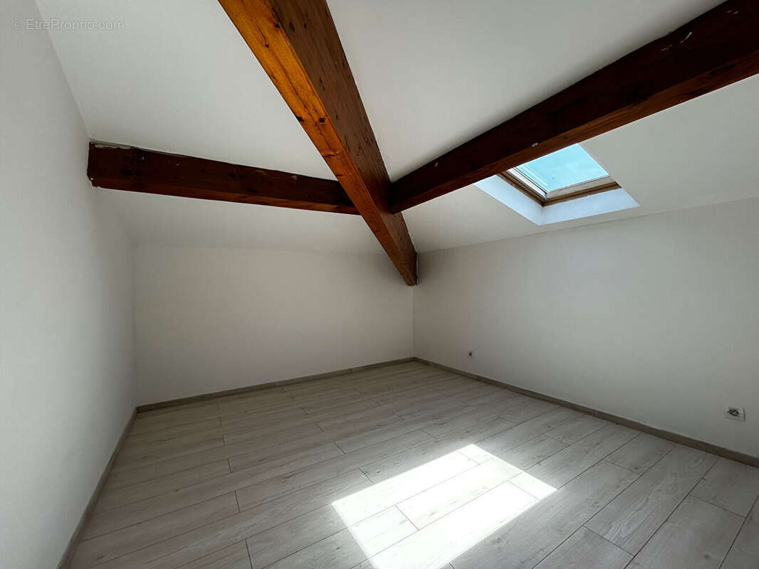 Appartement duplex 3 pièces lumineux avec parking privatif Pertuis - photo 9