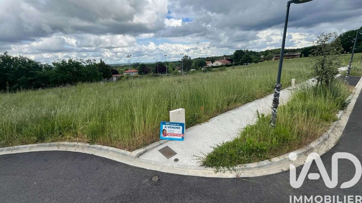 Photo 2 - Terrain à SAINT-SAUVEUR