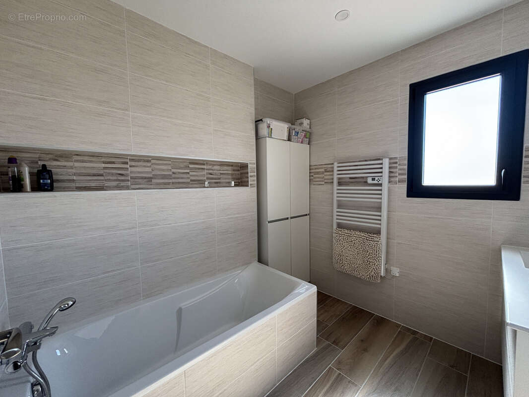 Maison à LIVRON-SUR-DROME