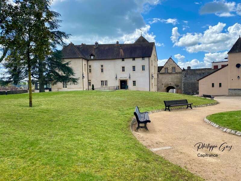 Appartement à CHAROLLES