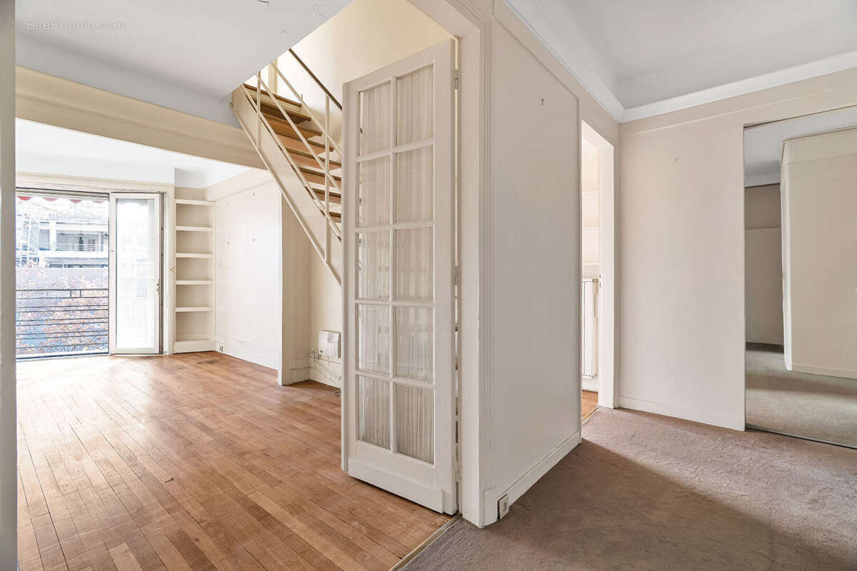 Appartement à PARIS-17E