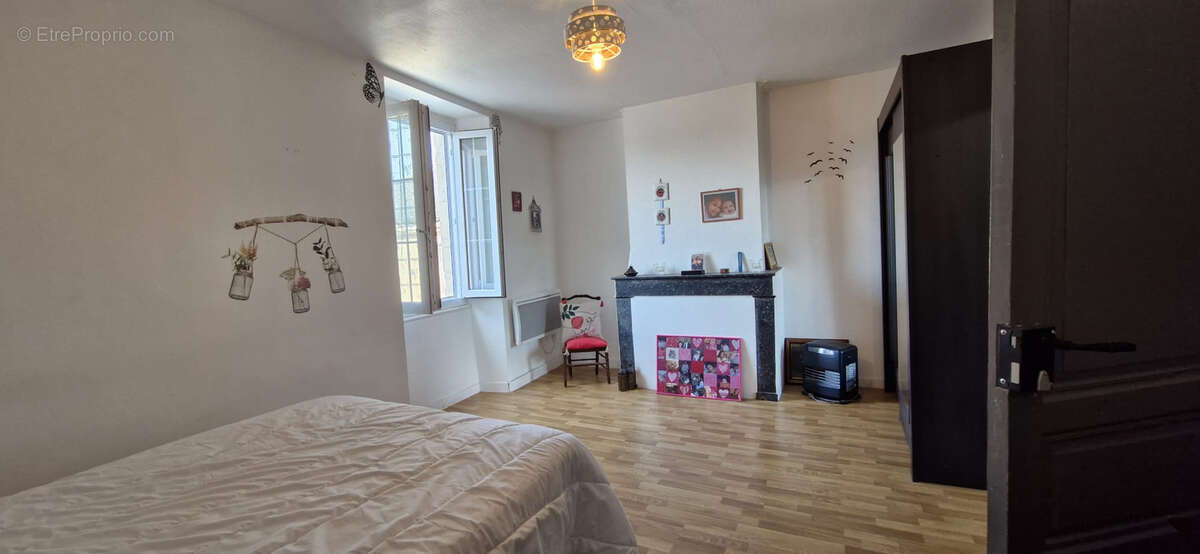 Maison à MORTAGNE-SUR-GIRONDE