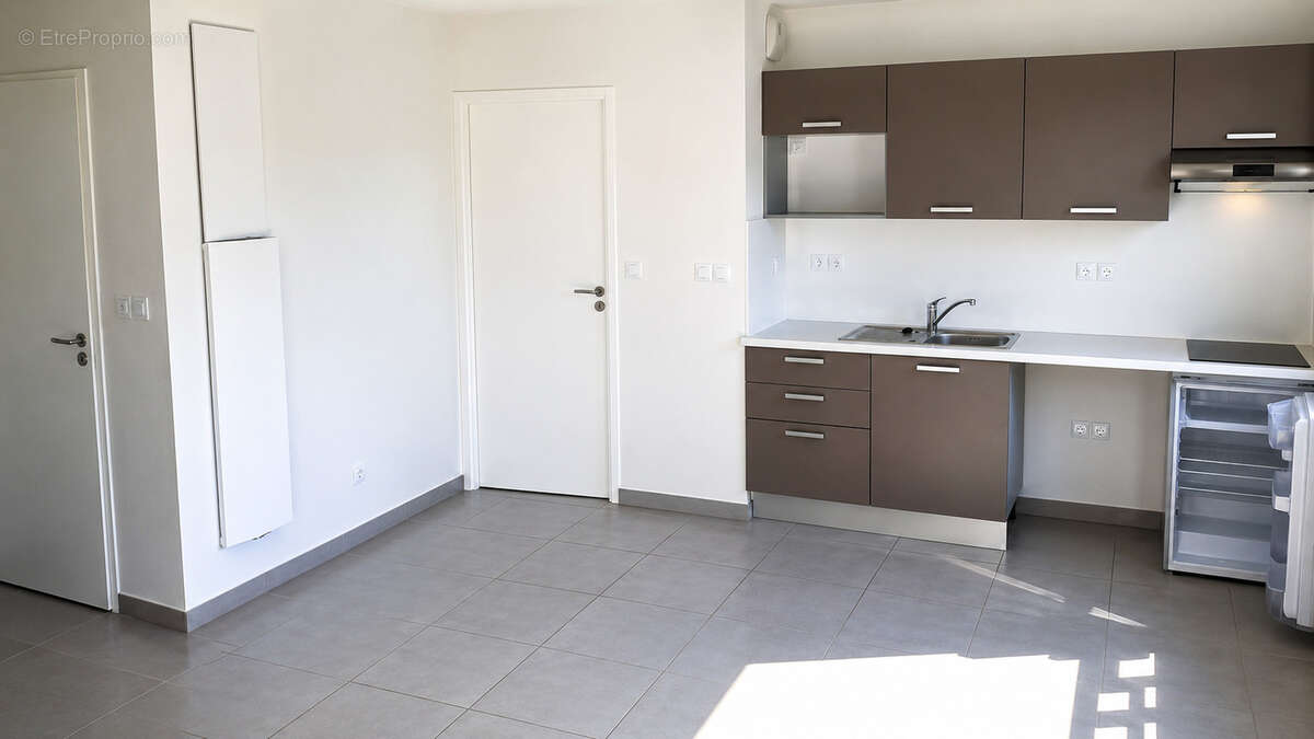 Appartement 2 pieces parking et terrasse - photo 6
