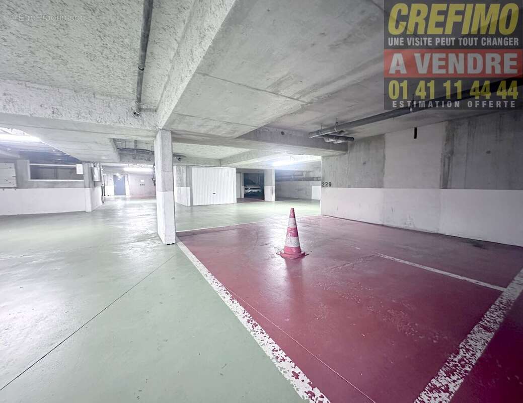 Place de parking en sous-sol sécurisée dans une résidence de standing - Agence immobilière CREFIMO - photo 6