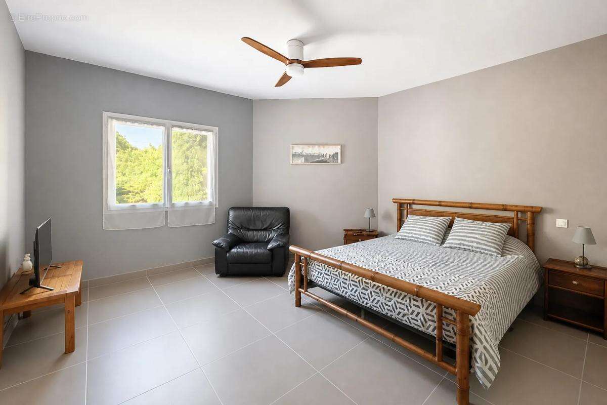Maison de 6 pièces de 232 m² à Castelsarrasin - photo 9