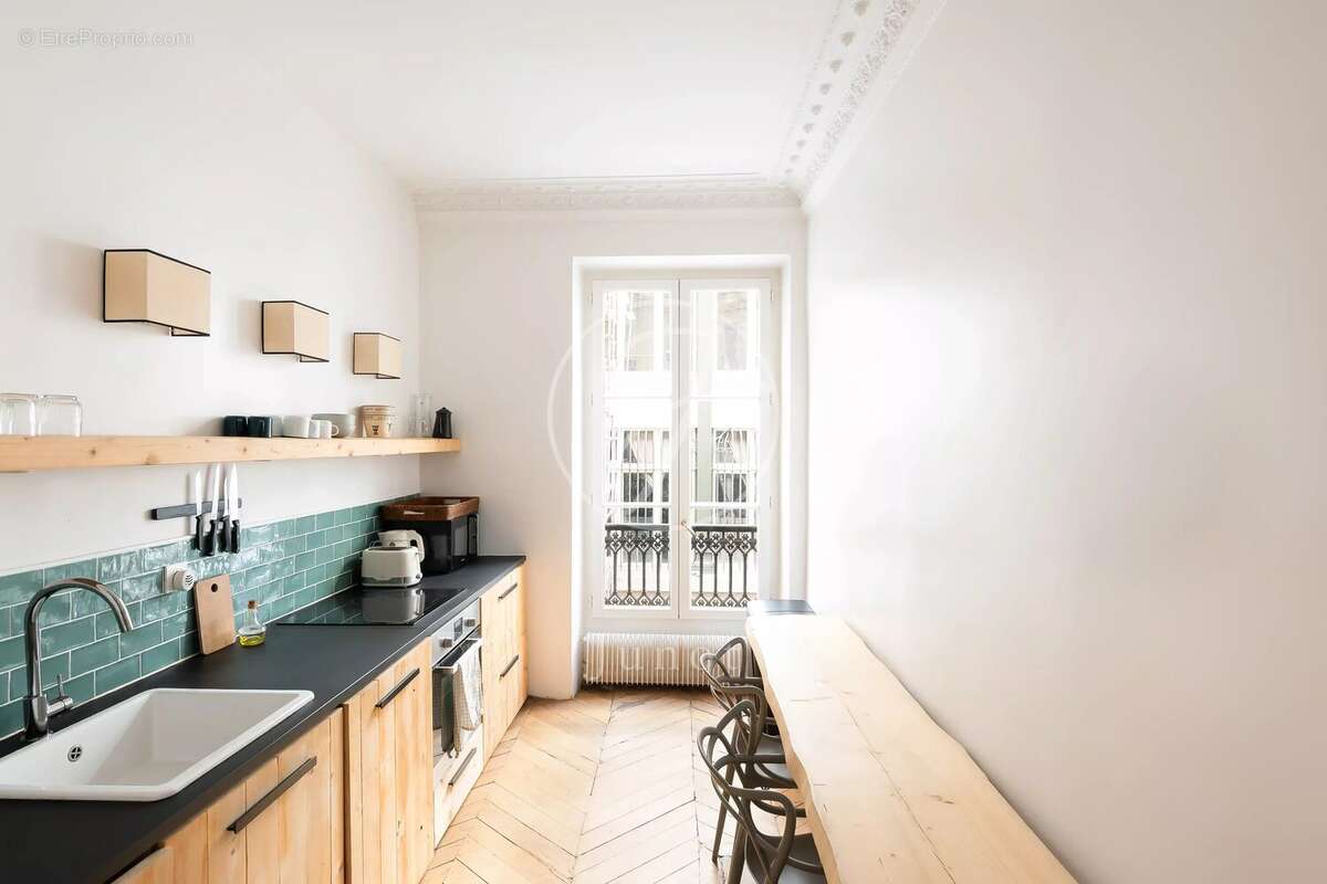 Appartement à PARIS-10E