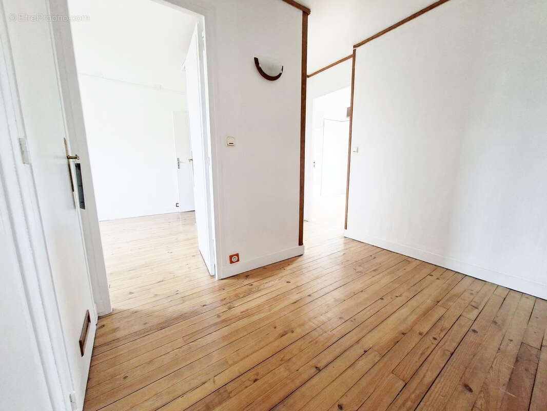 Pontoise - gare - appartement avec ascenseur - photo 7