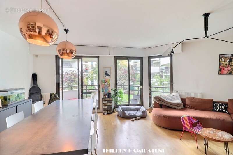 Appartement à LEVALLOIS-PERRET