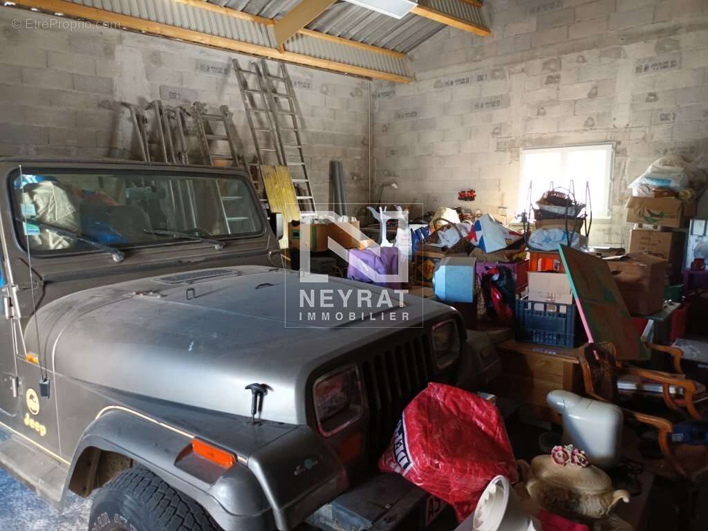 Commerce à MONTAUROUX