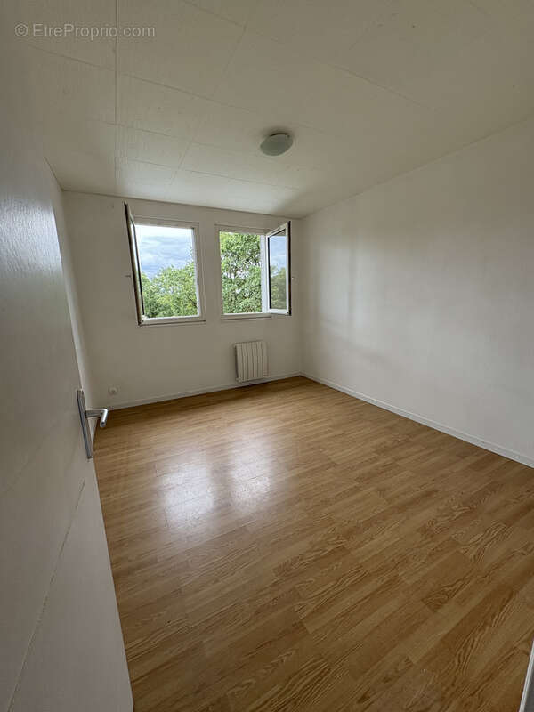Appartement T3 rénové avec garage et cave   Résidence sécurisée à Vierzon - photo 6