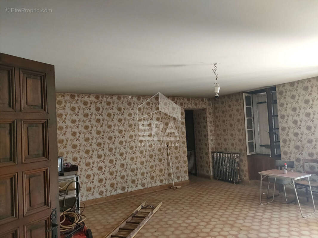 Maison à vendre à Saint Christoly de Blaye - 6 pièces, 236 m² sur 2700 m² de terrain - photo 6