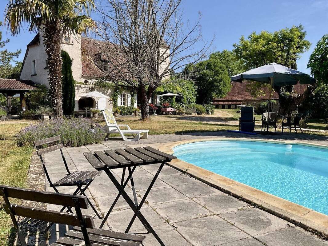 Corps de ferme - 300m2 hab. - 2,5 ha - photo 2