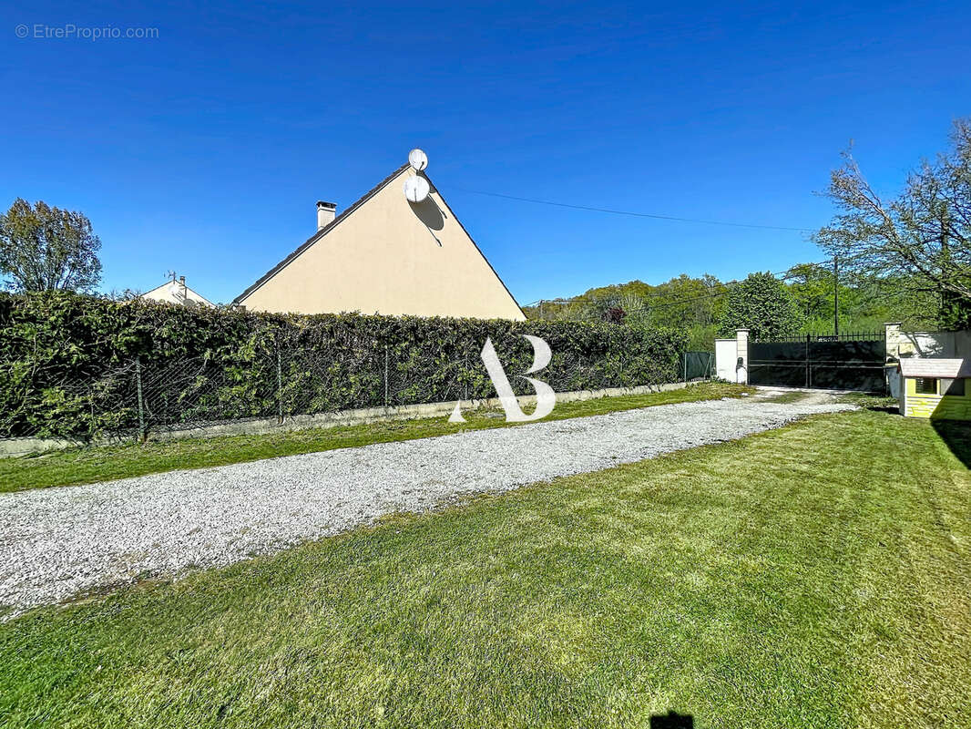 Maison à VILLENEUVE-LES-BORDES