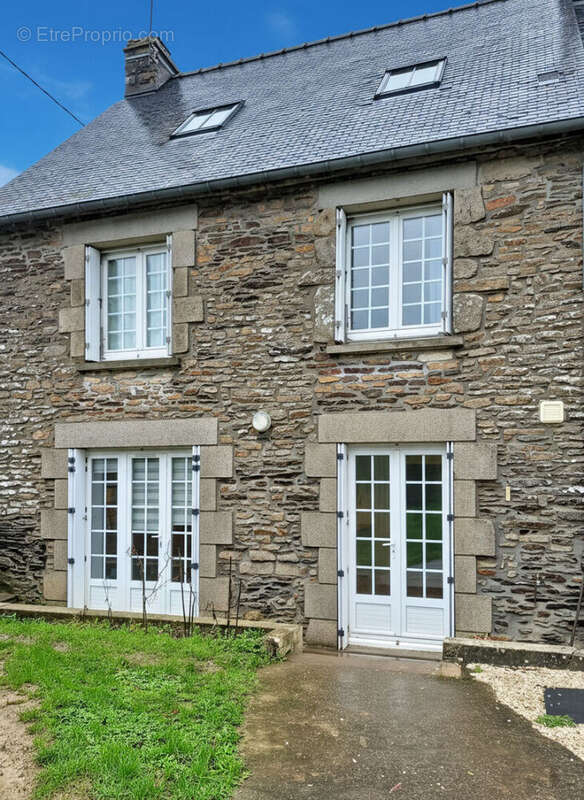 Maison à SAINT-SERVANT