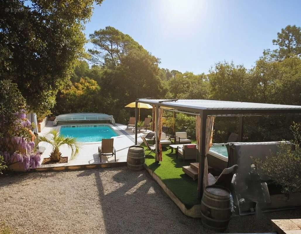 Maison à LORGUES