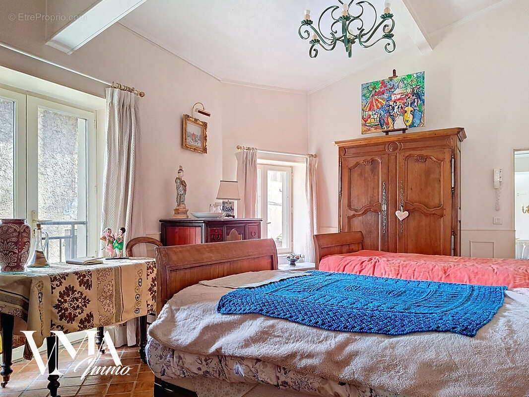 Maison à COLLONGES-AU-MONT-D'OR