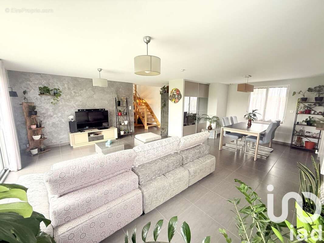 Photo 5 - Maison à YEVRES