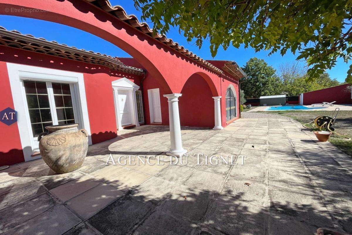 Maison à SAINT-CEZAIRE-SUR-SIAGNE