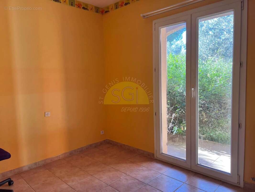 Maison à SAINT-GENIS-DES-FONTAINES