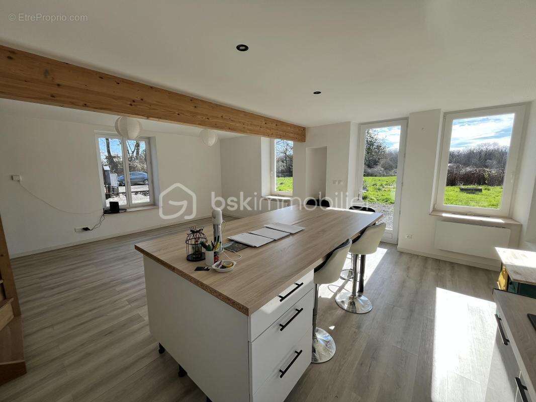 Superbe maison de campagne fraîchement rénovée sur son magnifique terrain au cœur de la forêt - photo 3
