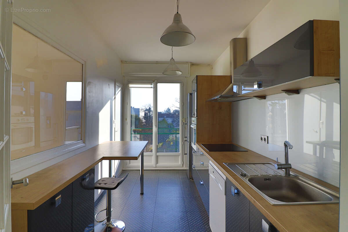 Appartement à CHARBONNIERES-LES-BAINS