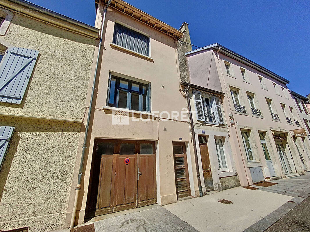 Maison à NEUFCHATEAU