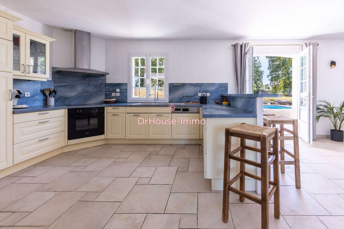 Maison à PRUNAY-LE-TEMPLE