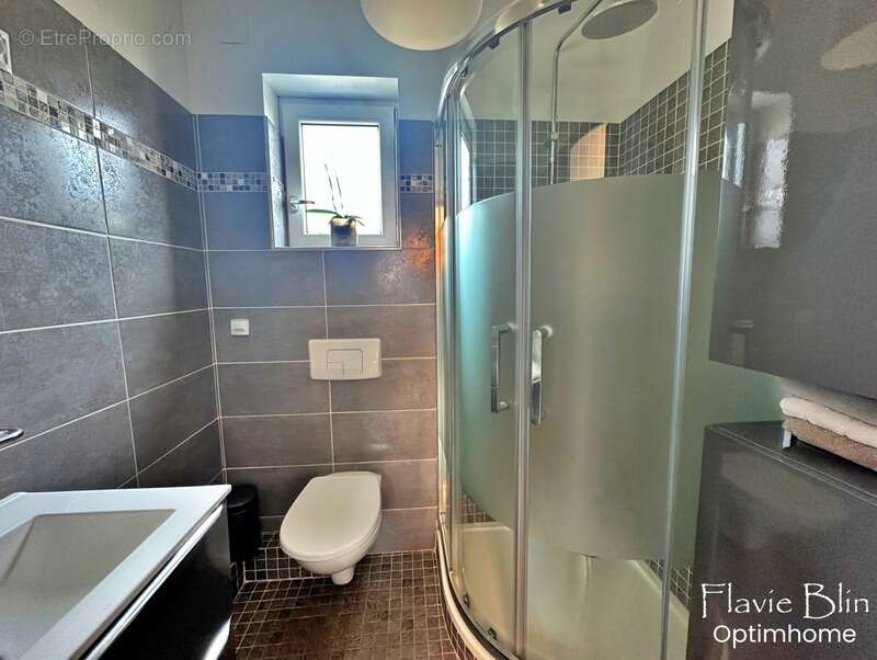 Maison à NEAUPHLETTE