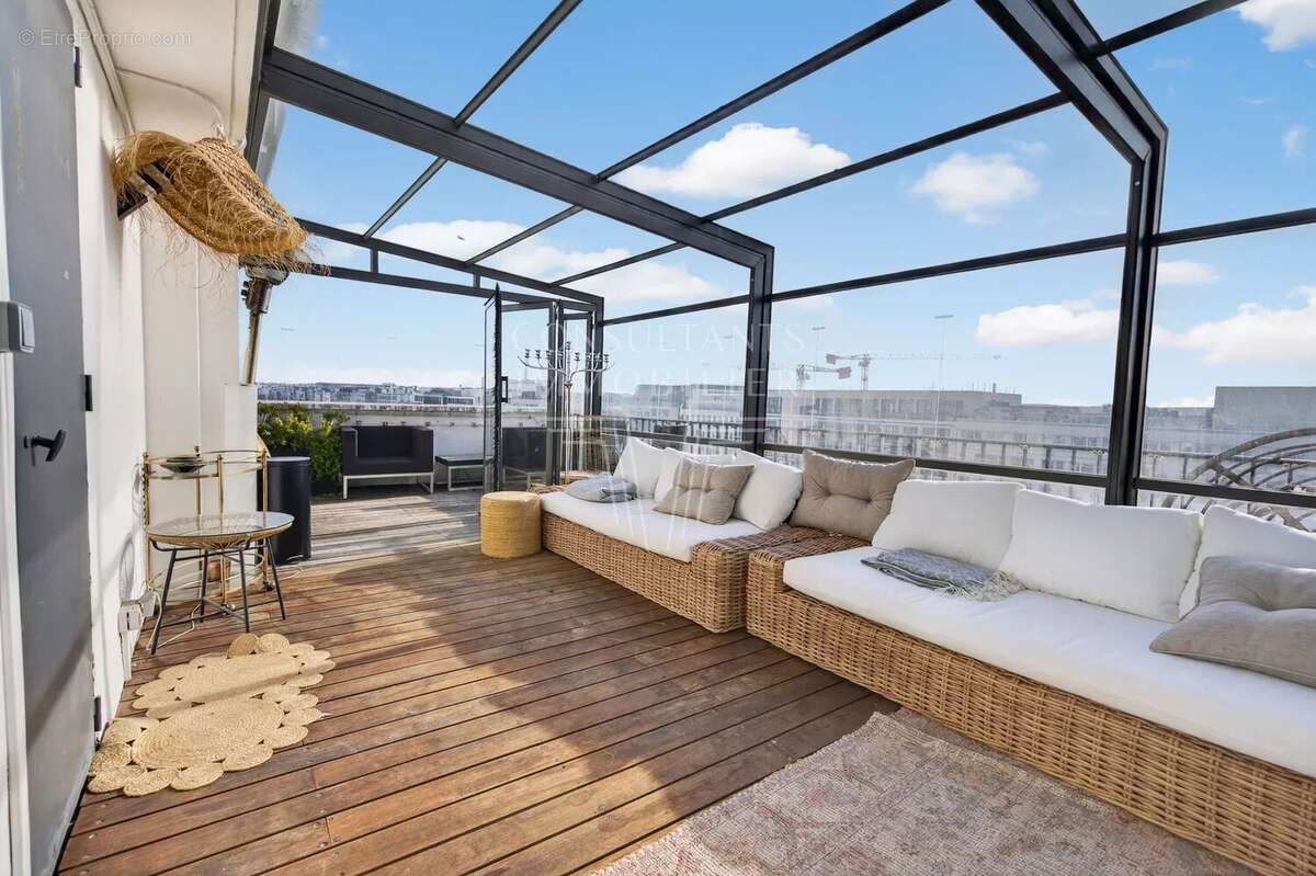 Appartement à NEUILLY-SUR-SEINE