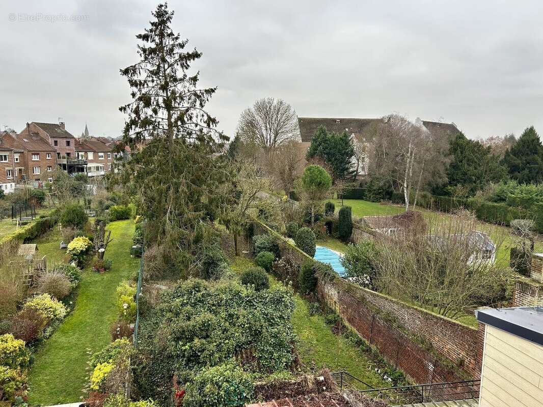 Maison Bourgeoise avec grand jardin à 5 mns de la gare. - photo 10