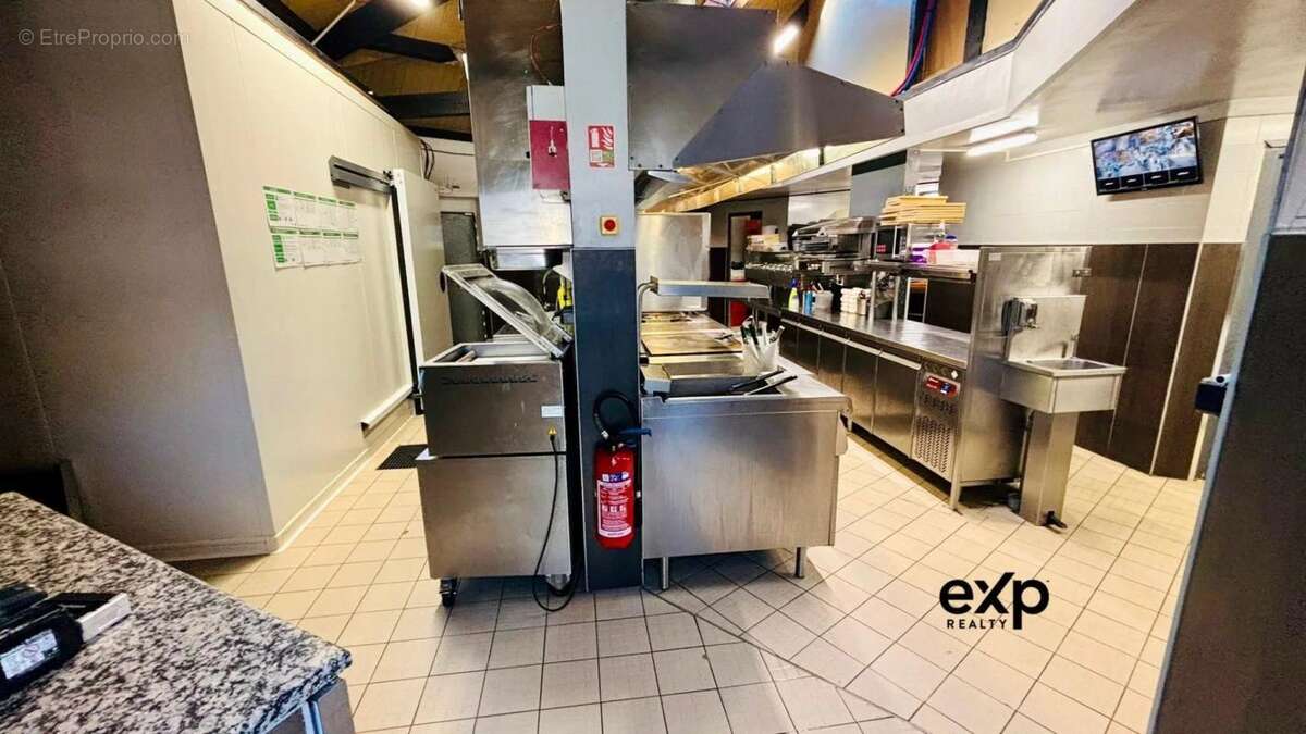 Commerce à VIVIERS-DU-LAC