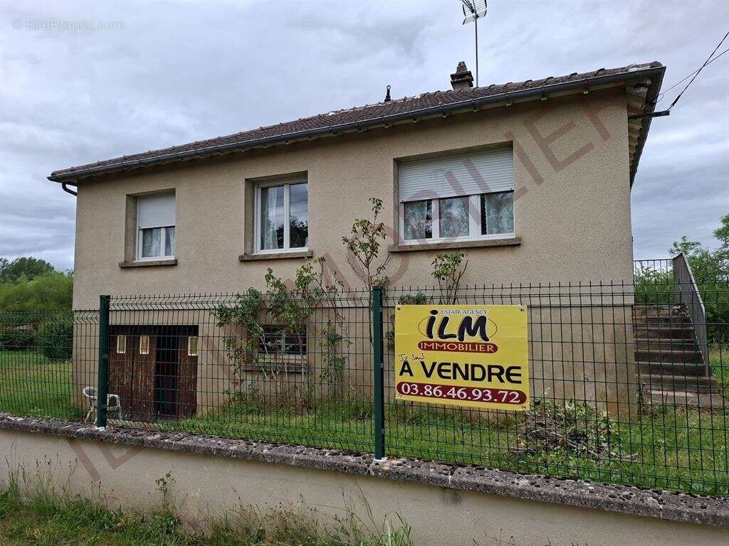 Maison à AUGY