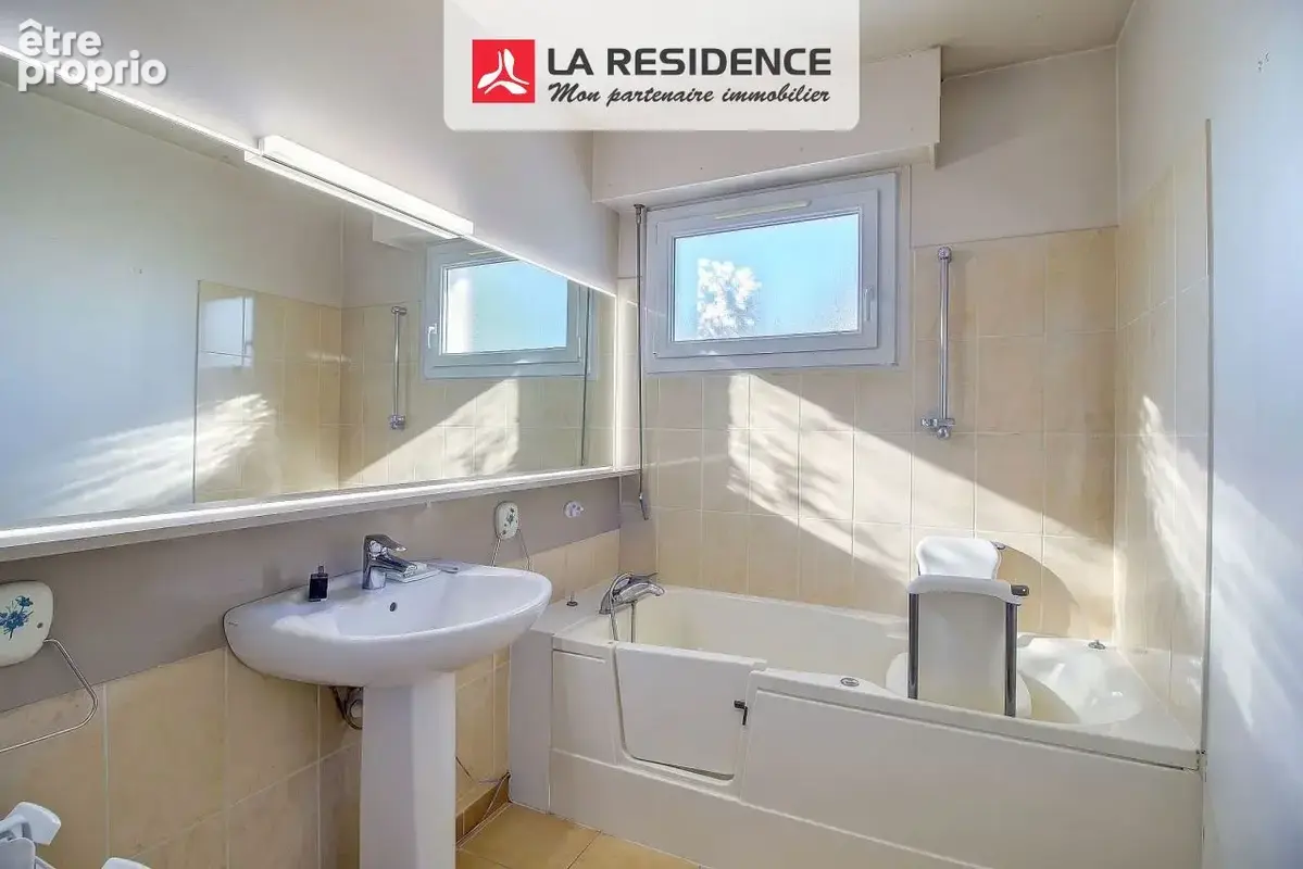 Appartement 5 pièces 97 m² à vendre à Chambourcy (78240) - photo 9