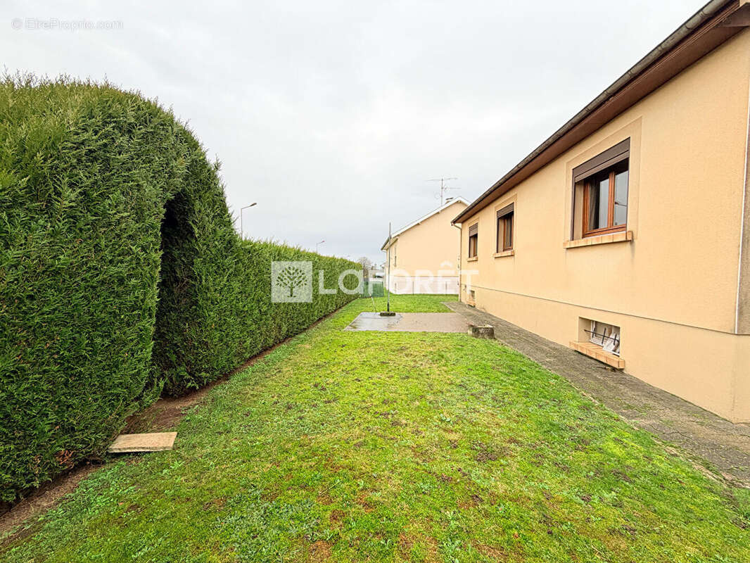 Maison à SAINTE-MENEHOULD