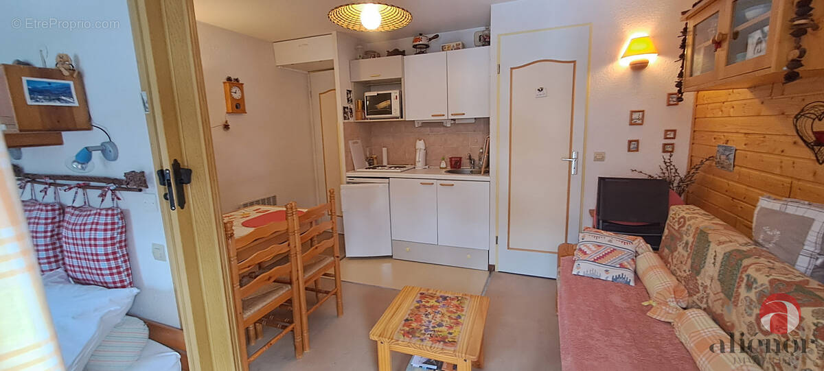 Appartement à MORILLON