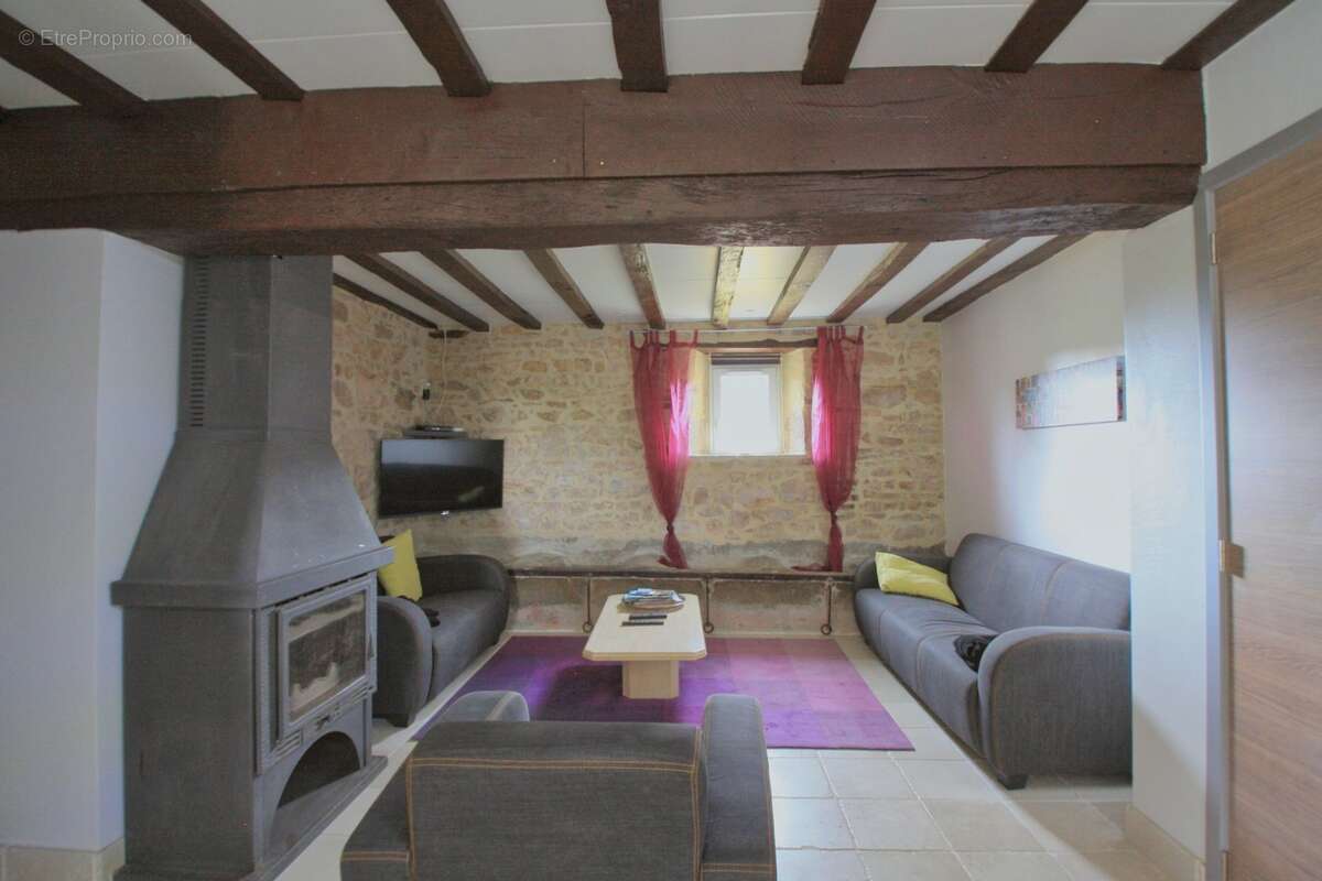 Belle propriété, rénovée récemment, avec gîtes sur 3761 m² de terrain - photo 6