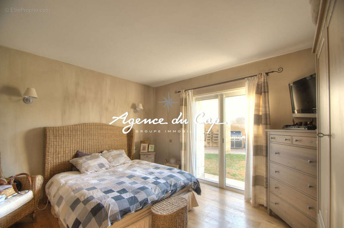 Maison à BAGNOLS-EN-FORET