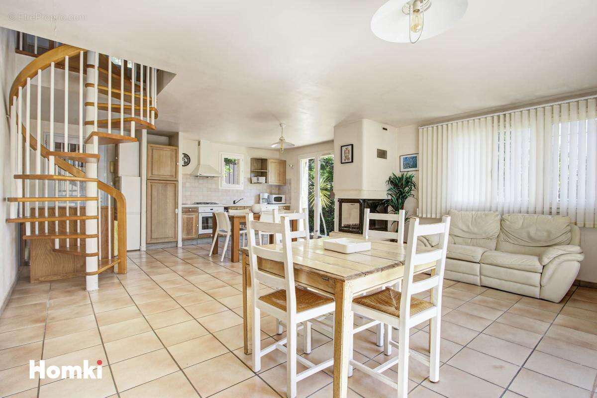 Maison à SAINT-CYPRIEN