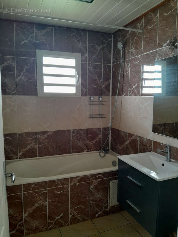 Appartement F3/4 avec vue mer, terrasse et jardinet   La Saline (97422) - photo 8