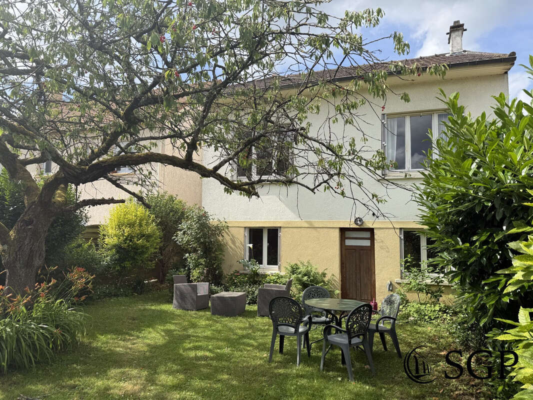 Maison à MAGNY-LES-HAMEAUX