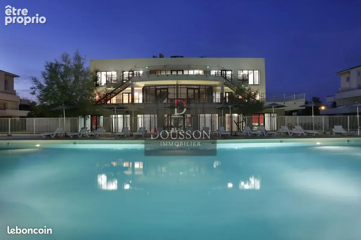 Résidence avec piscine   T2 meublé avec terrasse, parking et climatisation - photo 7