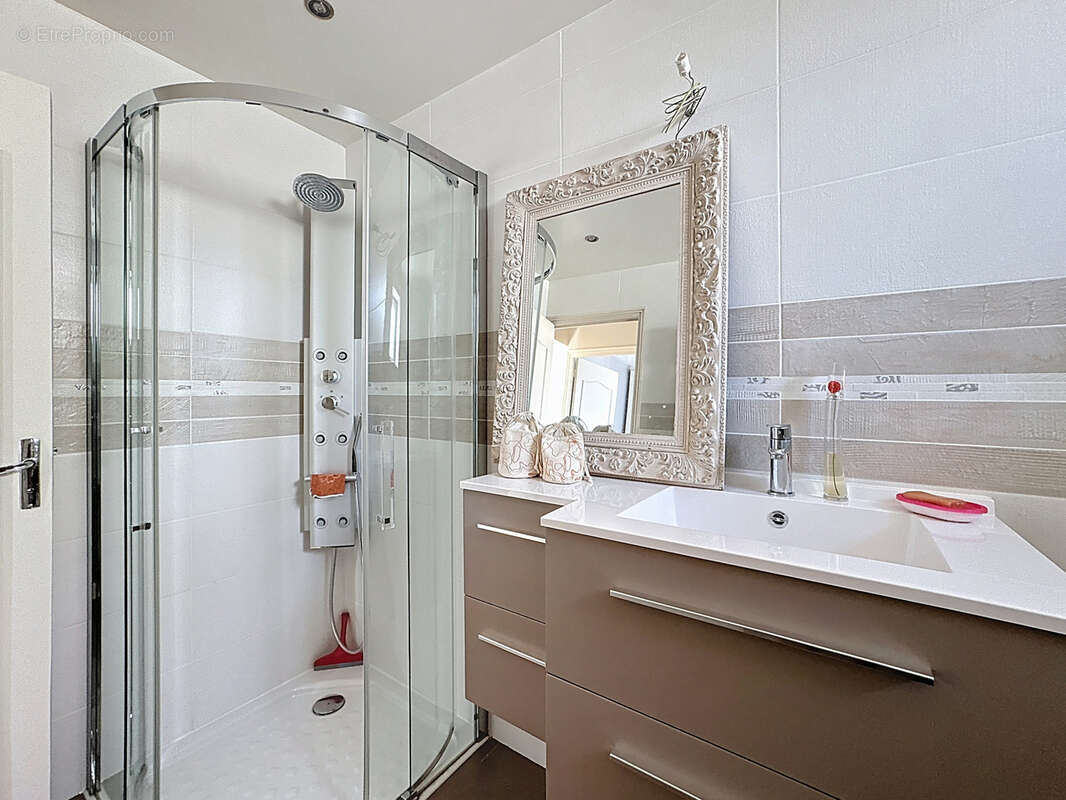 Maison à PARAY-VIEILLE-POSTE