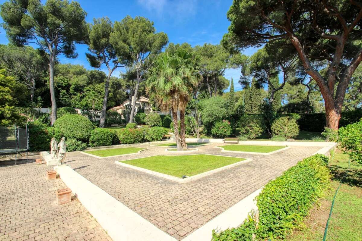 Saint jean cap ferrat "le cap" - propriété 600m²  terrain 5000m² piscine - photo 10