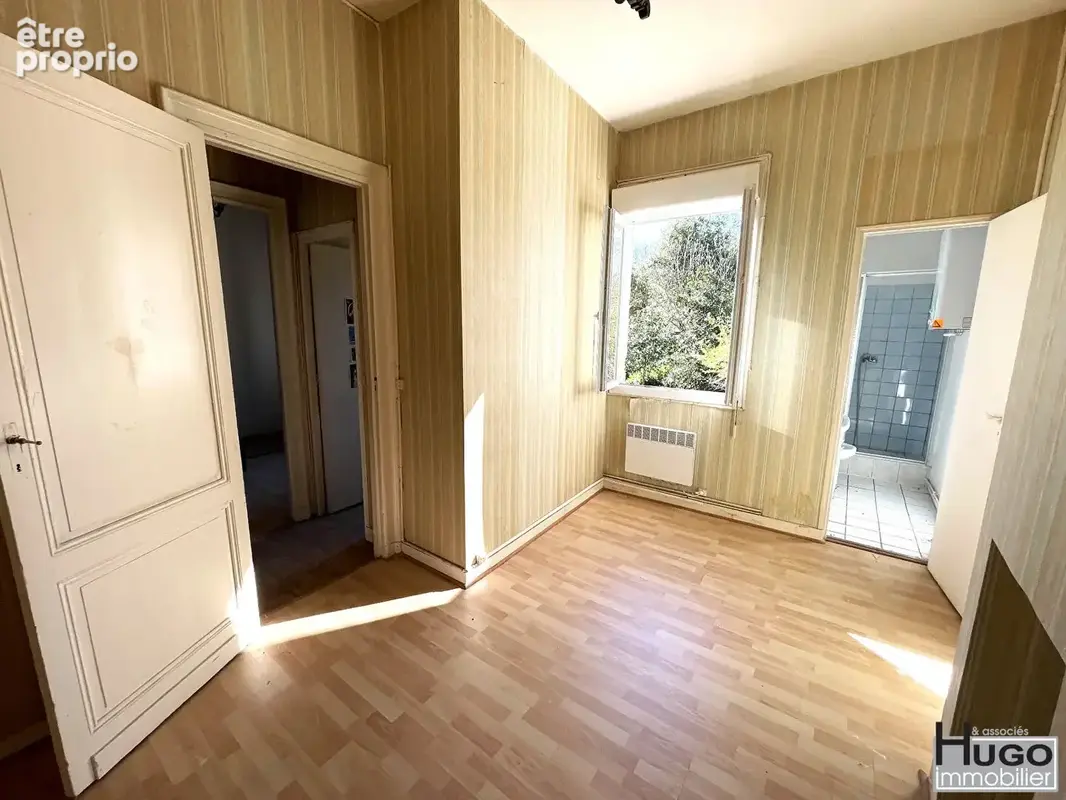 Offre d'achat acceptée !!! bordeaux saint-seurin - appartement 2 pieces a renover- au calme cöté jardin ! - photo 3