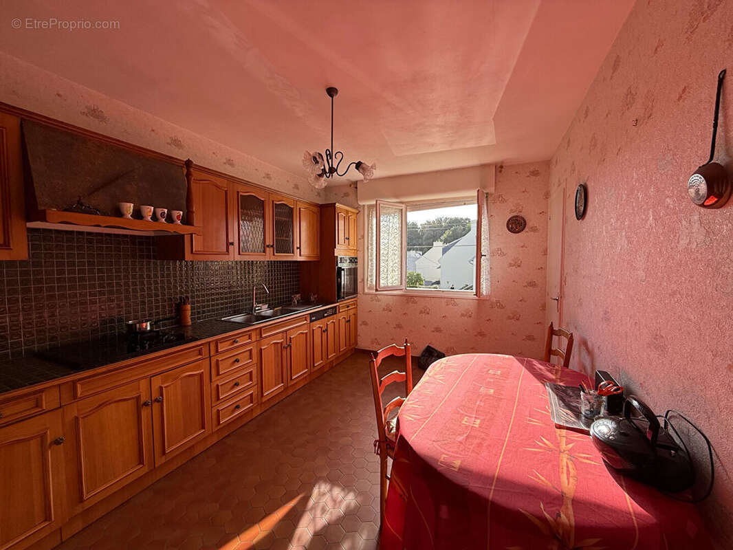 Maison à LE RELECQ-KERHUON