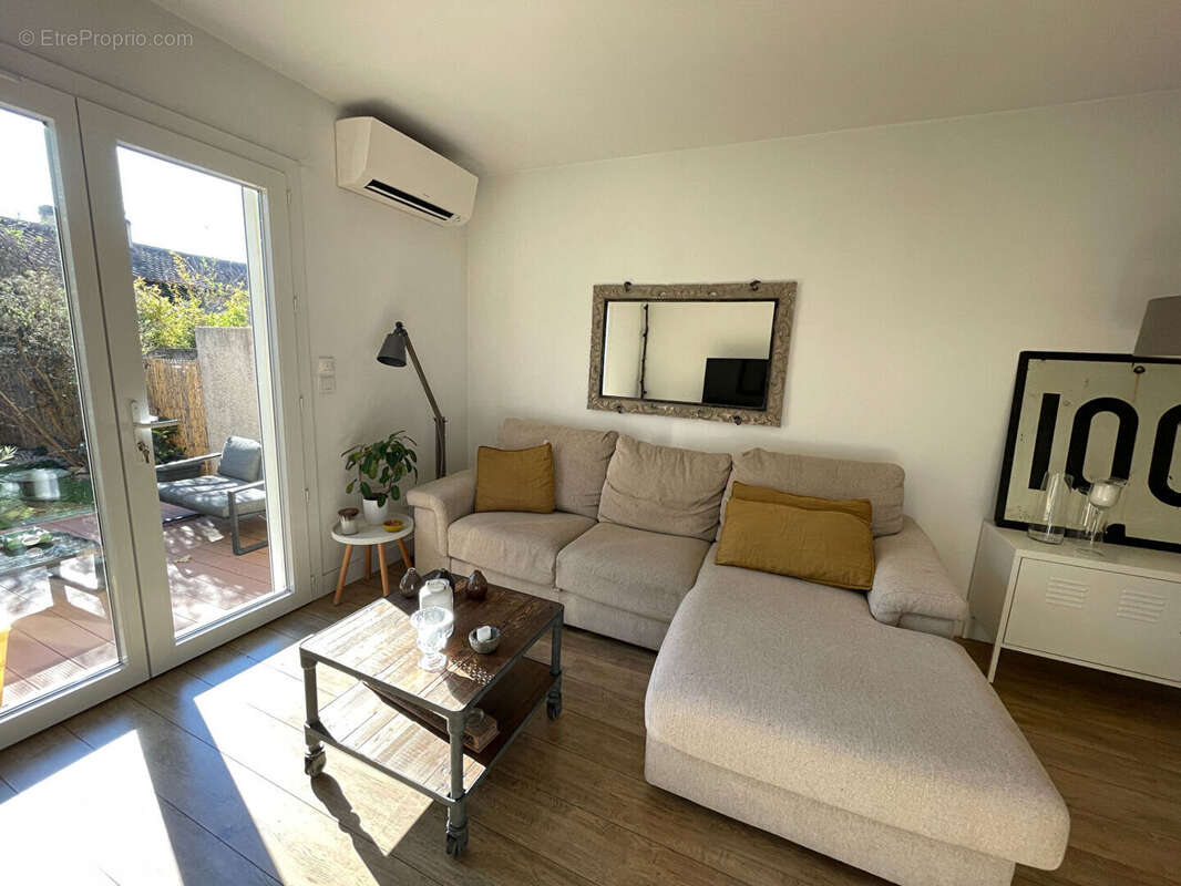 Maison à L&#039;ISLE-SUR-LA-SORGUE