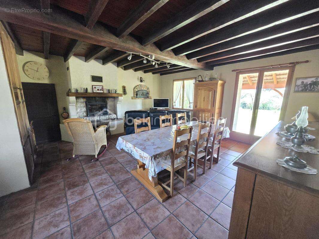 Magnifique maison de campagne à Saint Léger le Petit - photo 3