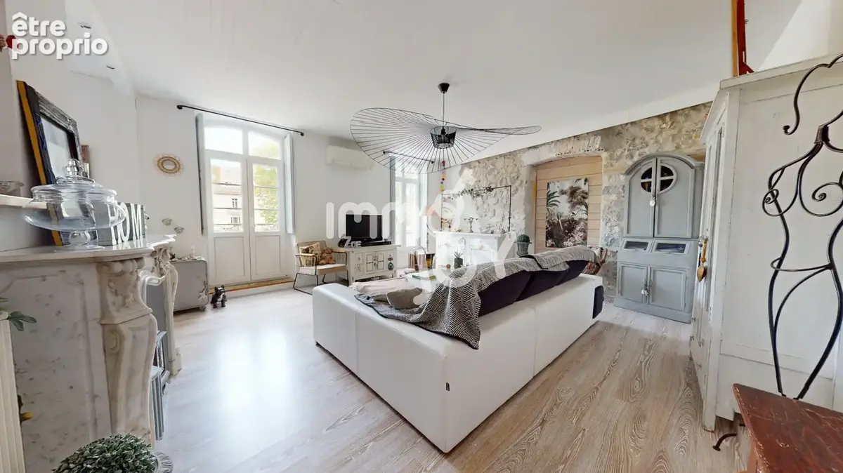 NARBONNE  Appartement T2bis de 77m2  avec vue sur la robine   À 5mns à pied du centre ville. - photo 3